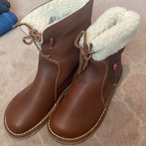 Never worn duck feet boots. Handcrafted in Europe